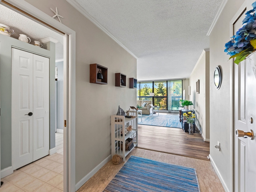 40 Village Rd 709