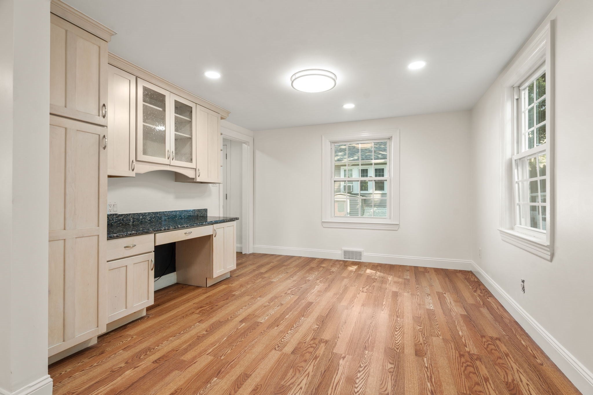 26 Elliott St, Reading, MA Photo #4