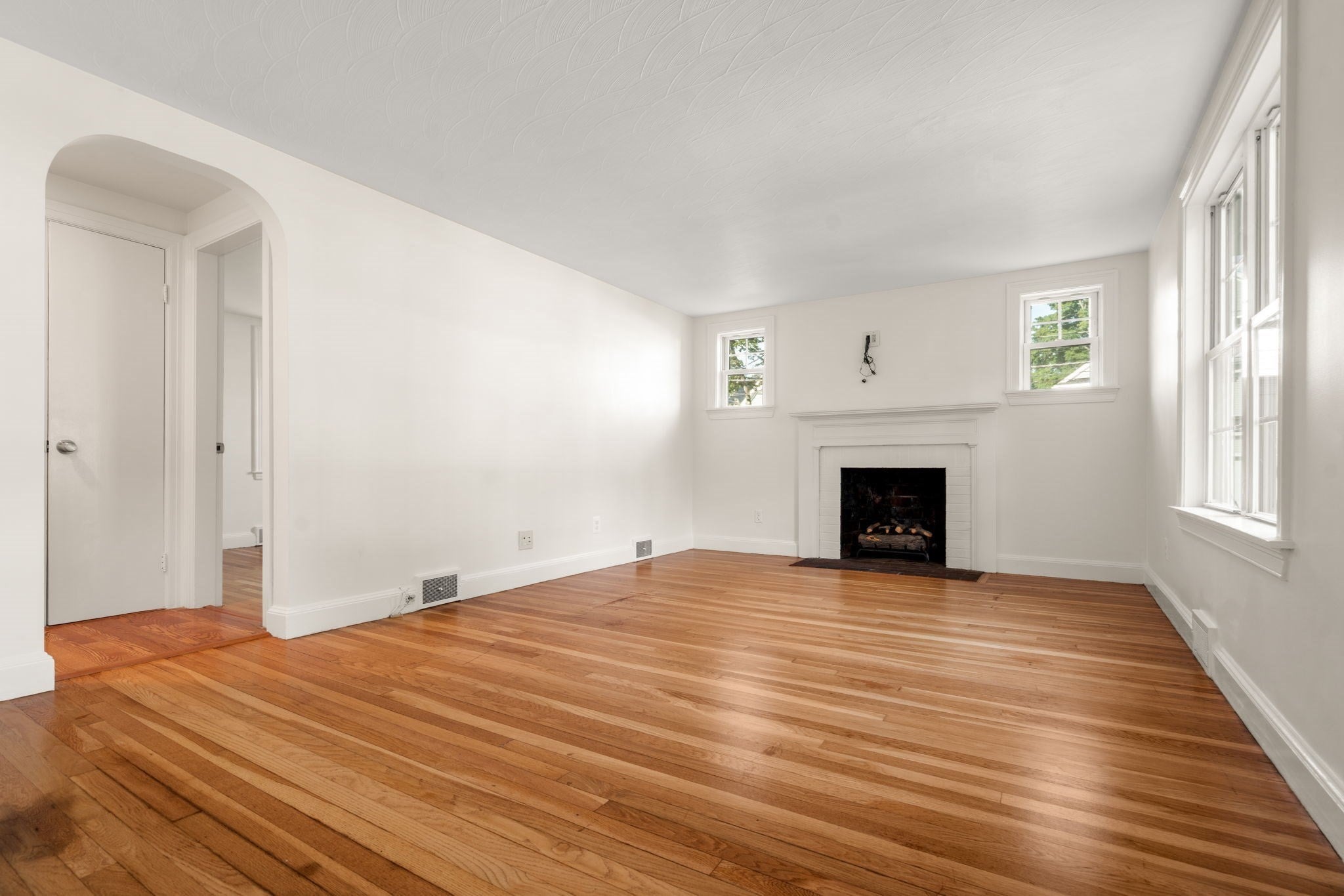 26 Elliott St, Reading, MA Photo #6