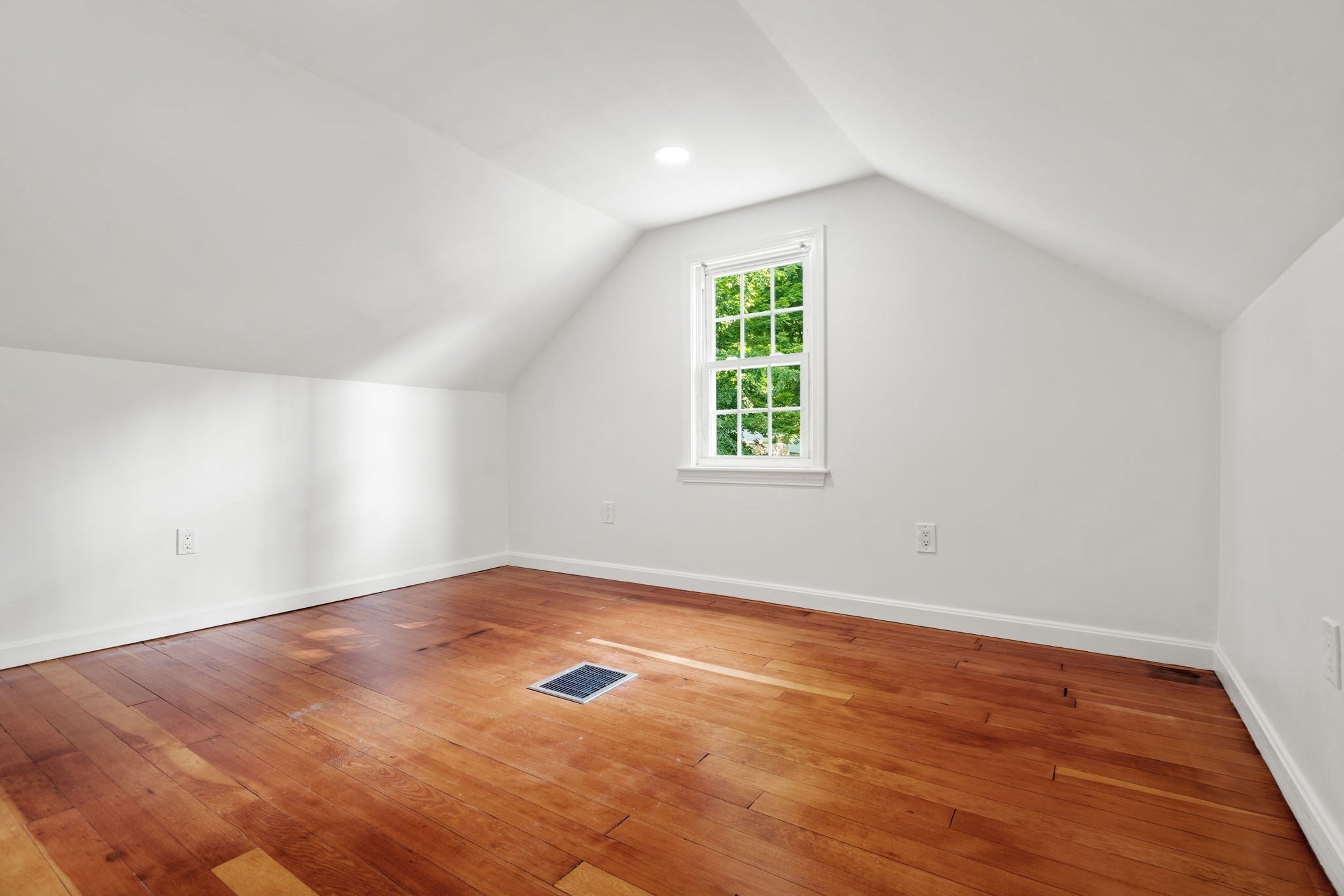 26 Elliott St, Reading, MA Photo #9