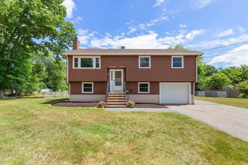 22 Susan Ave