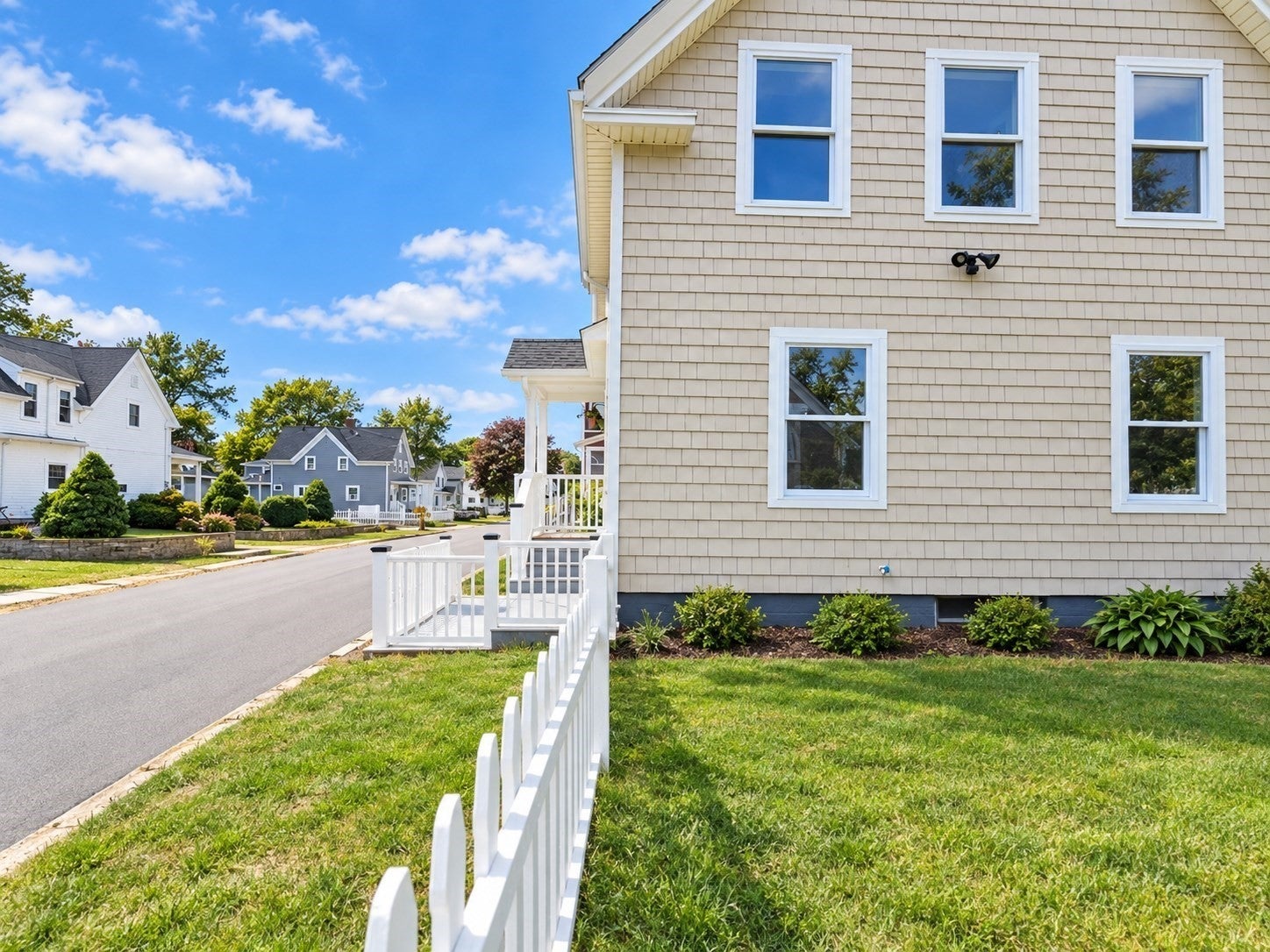 40 Pine Ave, Brockton, MA Photo #3