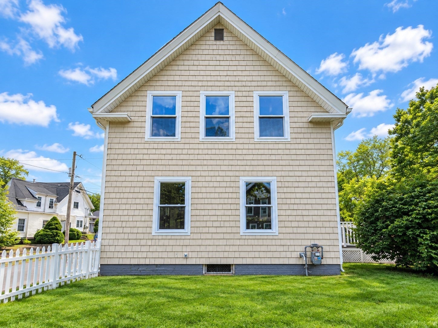 40 Pine Ave, Brockton, MA Photo #23