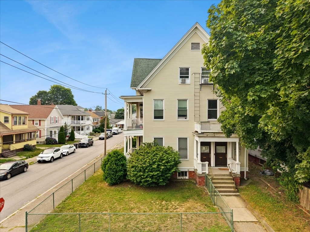 85 Maynard St, Pawtucket, RI Photo #2