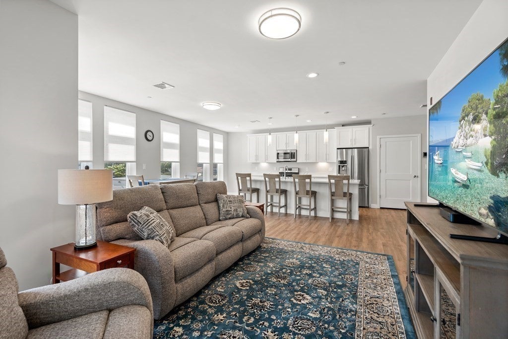 642 Main St #301, Wakefield, MA, 642 Main St #301, Wakefield, MA Photo #5