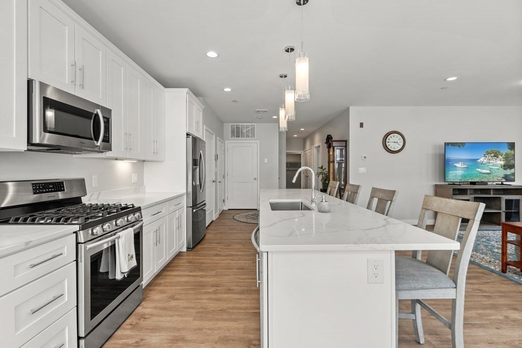 642 Main St #301, Wakefield, MA, 642 Main St #301, Wakefield, MA Photo #2