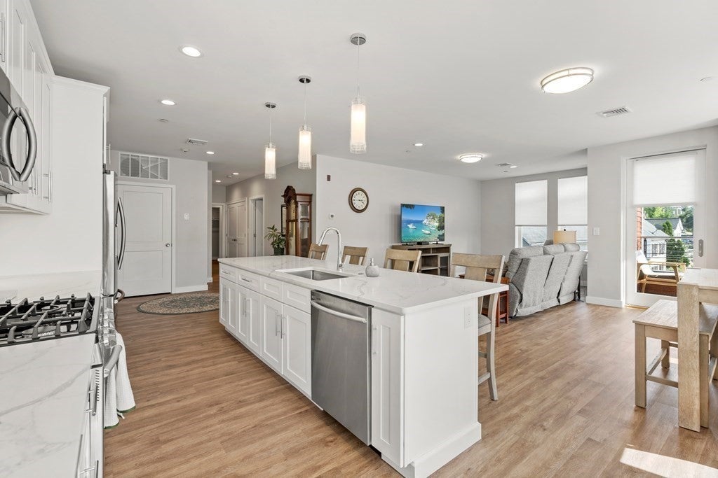 642 Main St #301, Wakefield, MA, 642 Main St #301, Wakefield, MA Photo #1