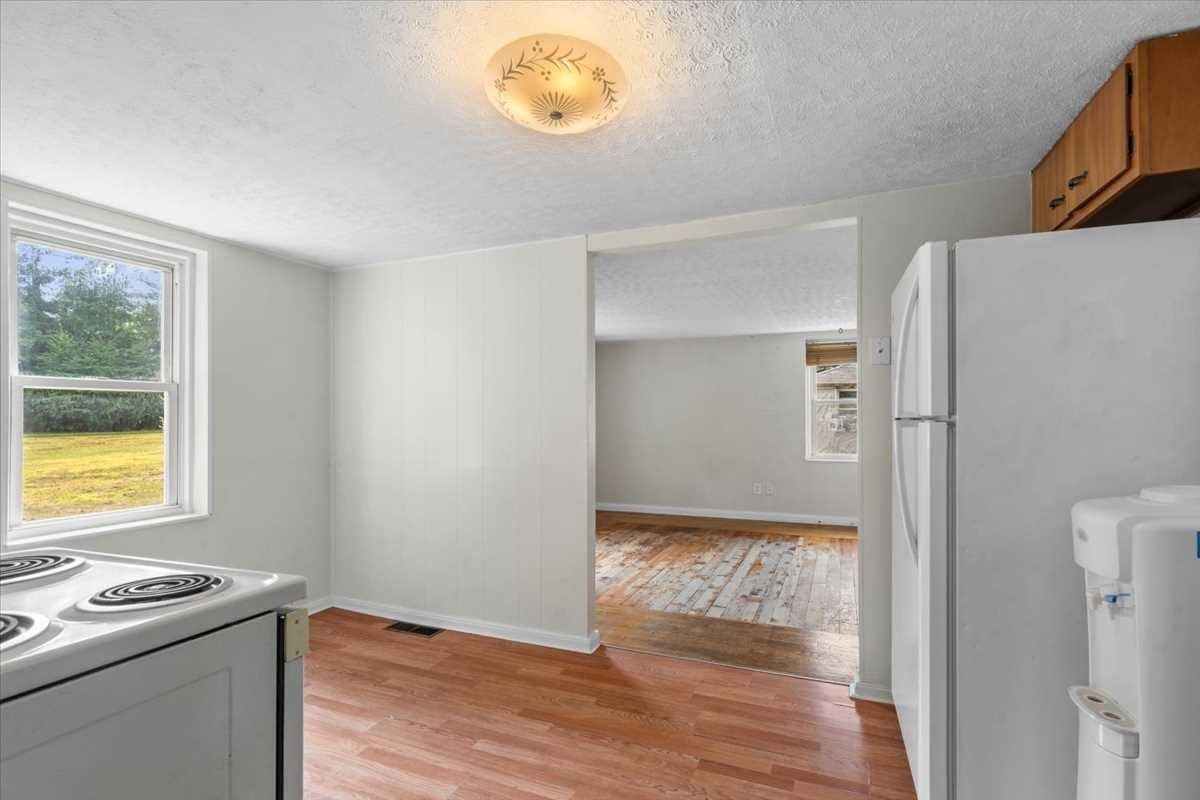 543-547 Quinapoxet St, Holden, MA Photo #32