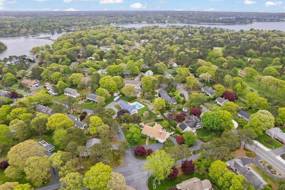 8 Viking Rock Rd