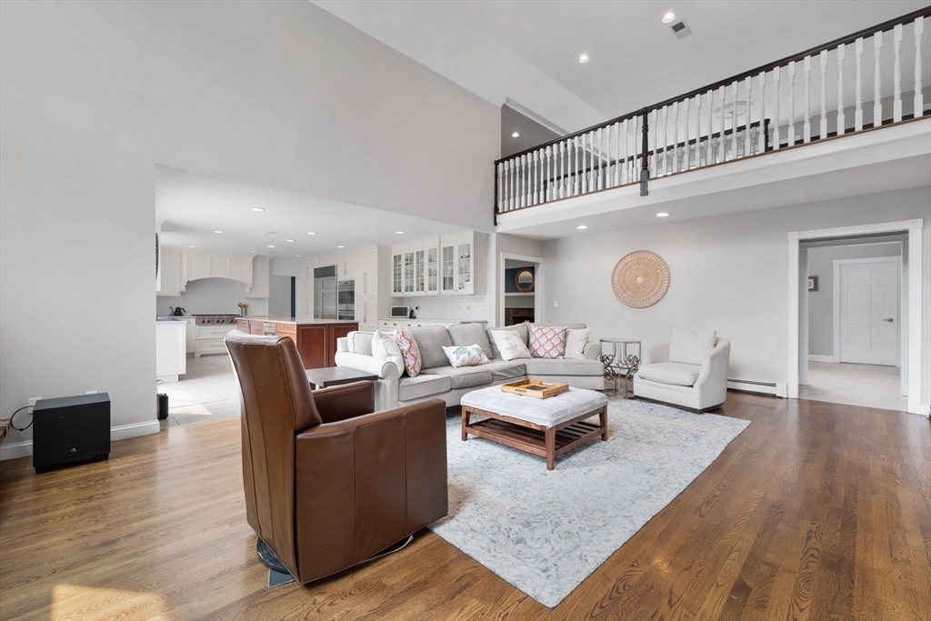 131 Bay Colony Dr