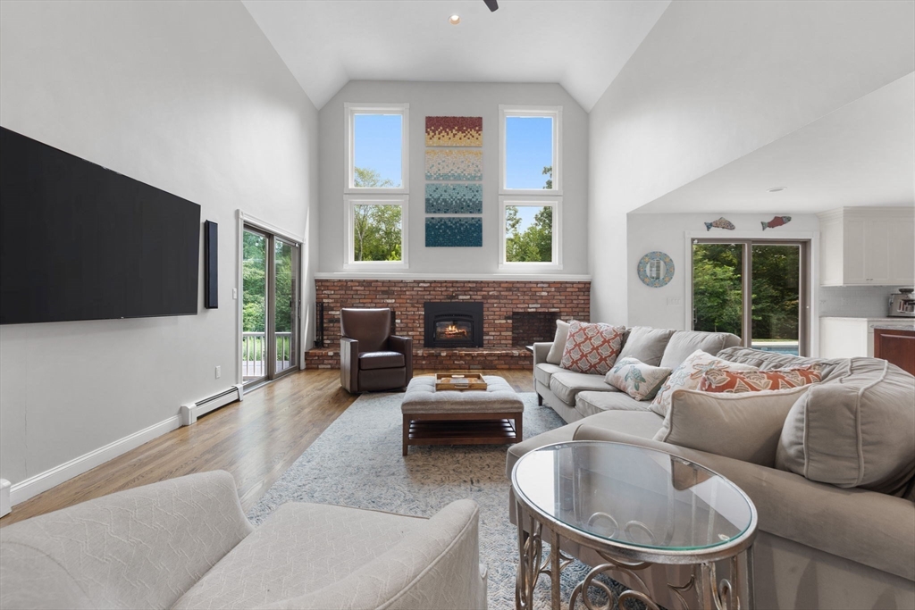 131 Bay Colony Dr