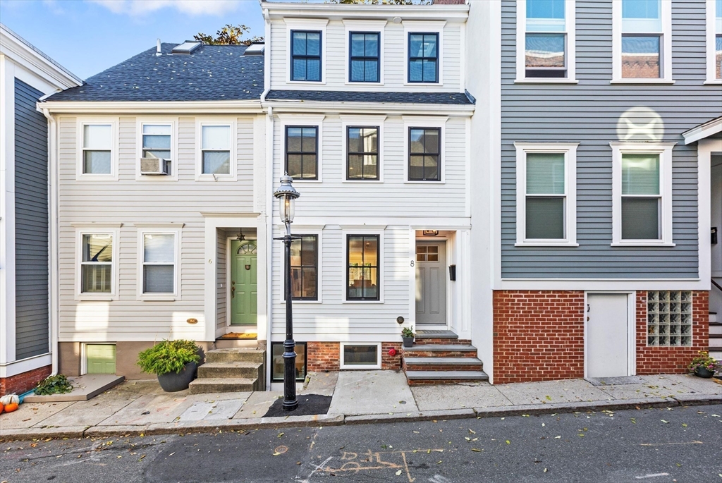 8 Hancock St