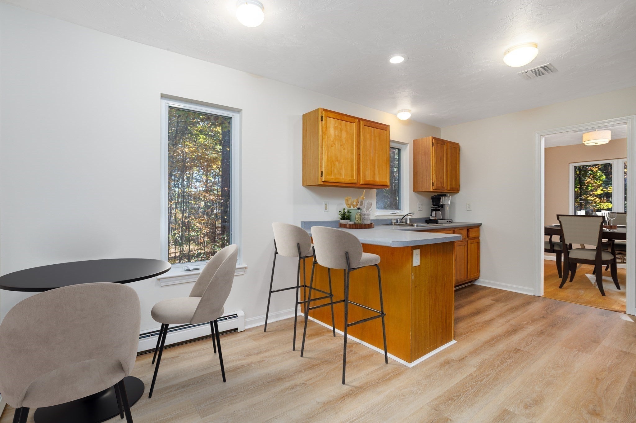 11 Longley Rd E1