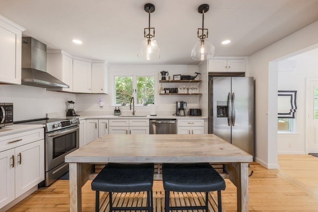 35 Pinecrest Ave, Mashpee, MA, 35 Pinecrest Ave, Mashpee, MA Photo #8