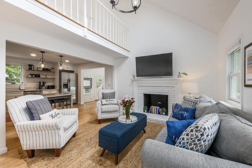 35 Pinecrest Ave, Mashpee, MA, 35 Pinecrest Ave, Mashpee, MA Photo #6
