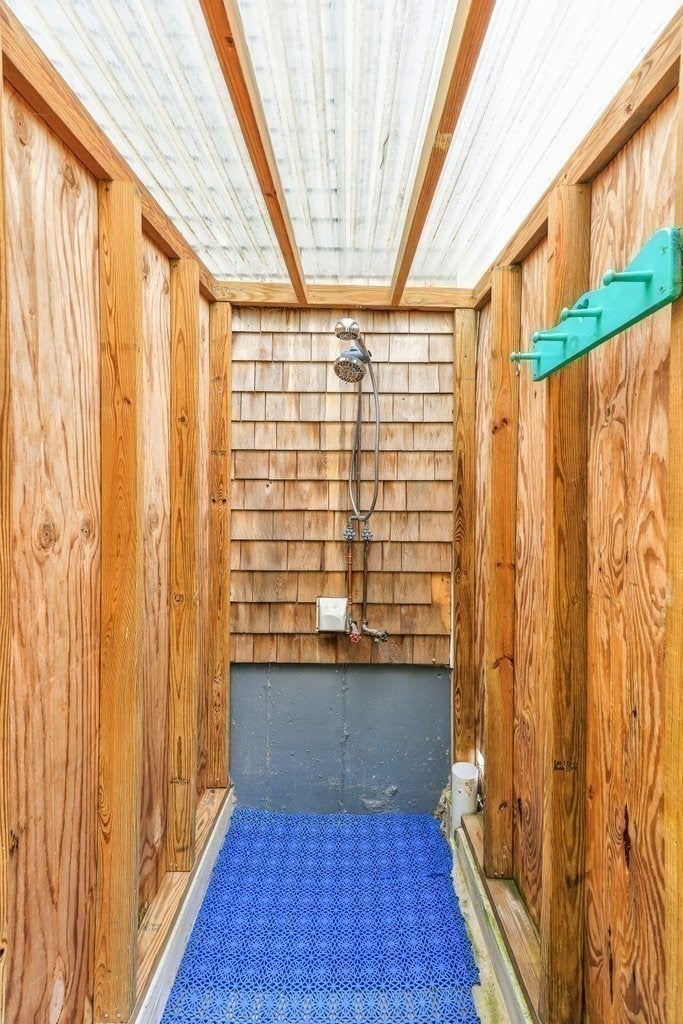 35 Pinecrest Ave, Mashpee, MA, 35 Pinecrest Ave, Mashpee, MA Photo #32