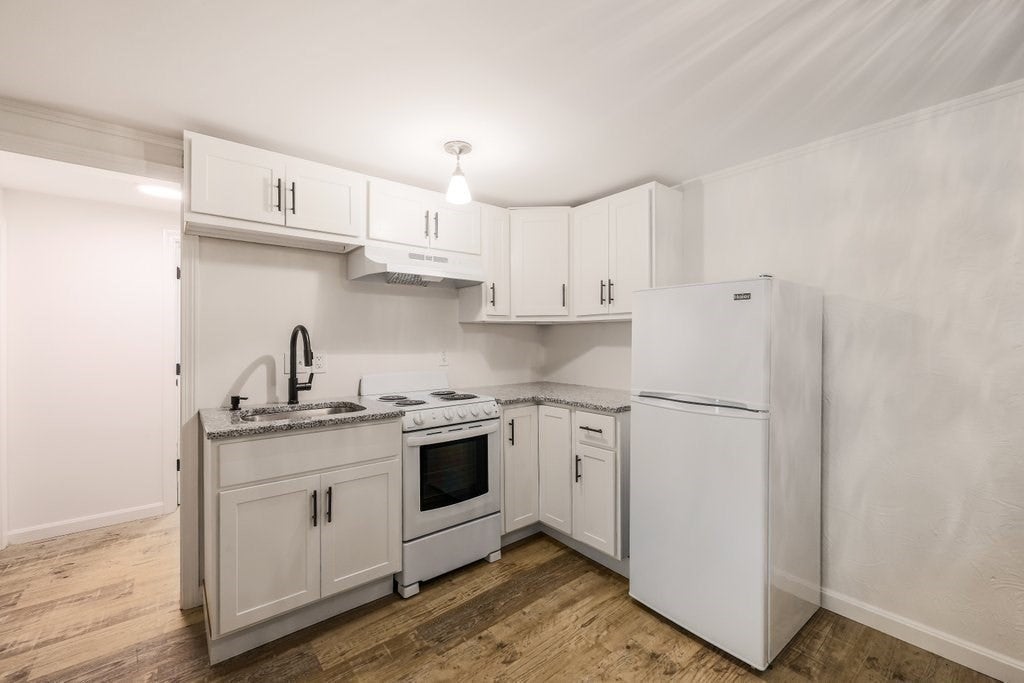 35 Pinecrest Ave, Mashpee, MA, 35 Pinecrest Ave, Mashpee, MA Photo #26