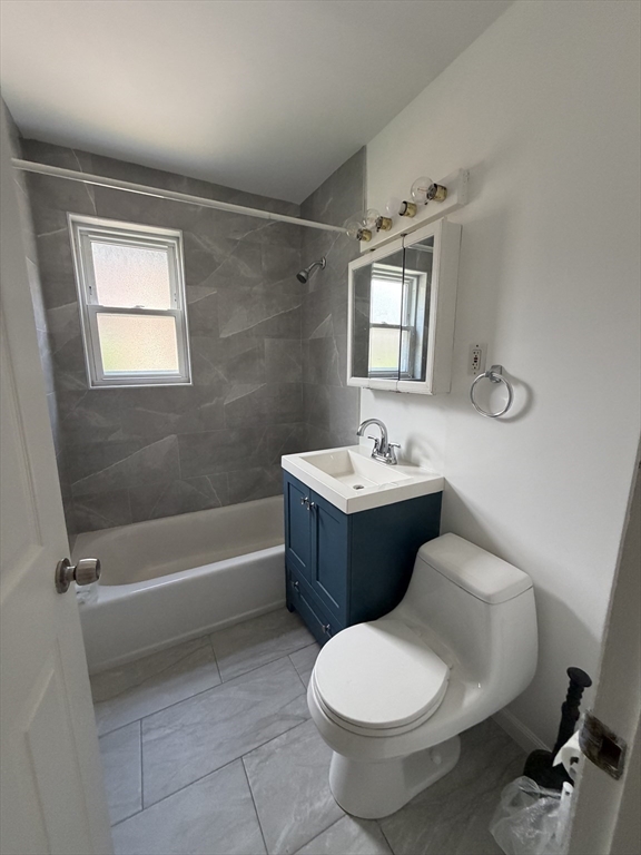 42 Lionel Ave C