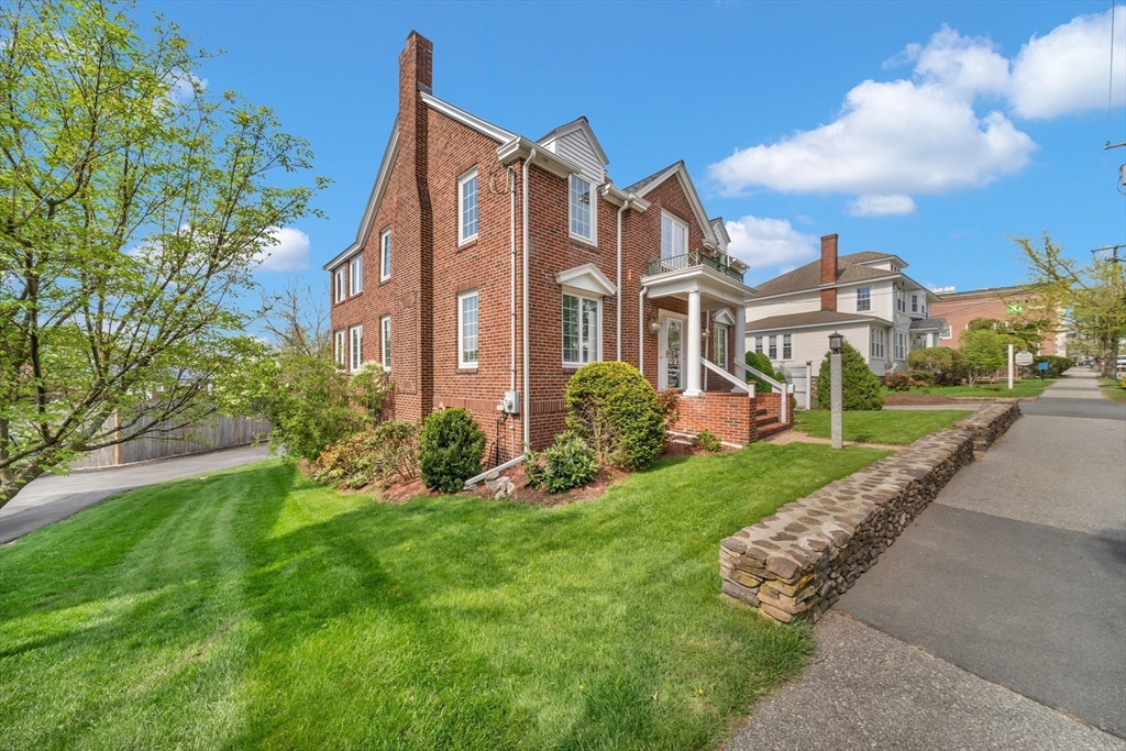 8 Chestnut St, Andover, MA, 8 Chestnut St, Andover, MA Photo #2