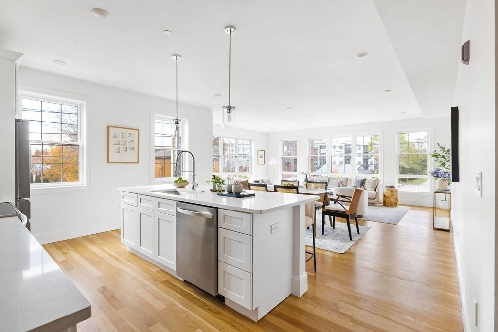 272 Lincoln Street 104