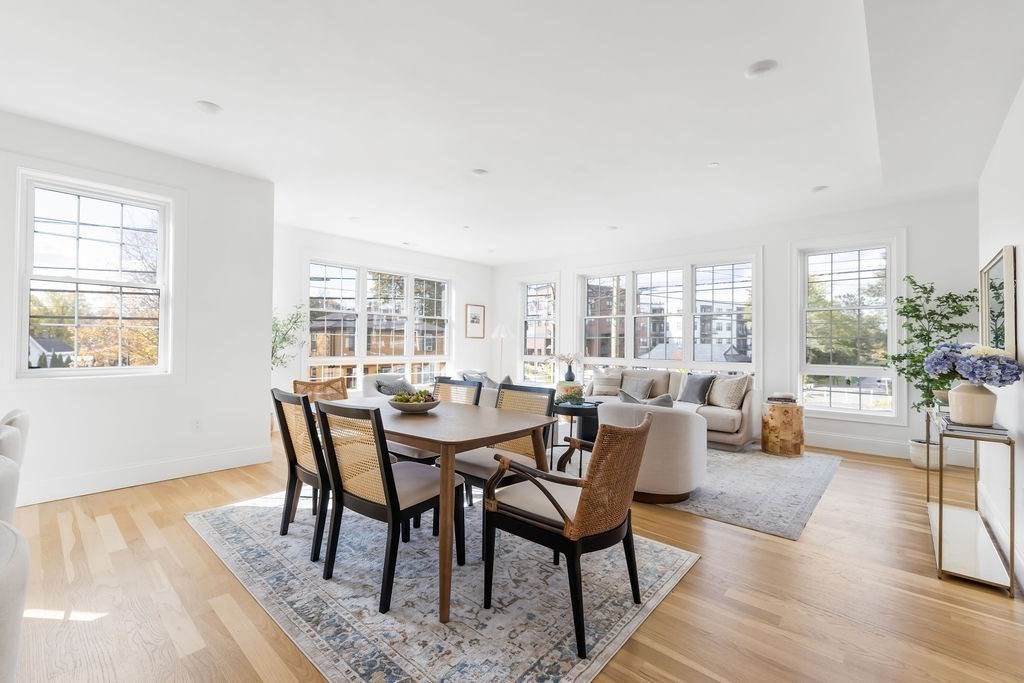 272 Lincoln Street 104