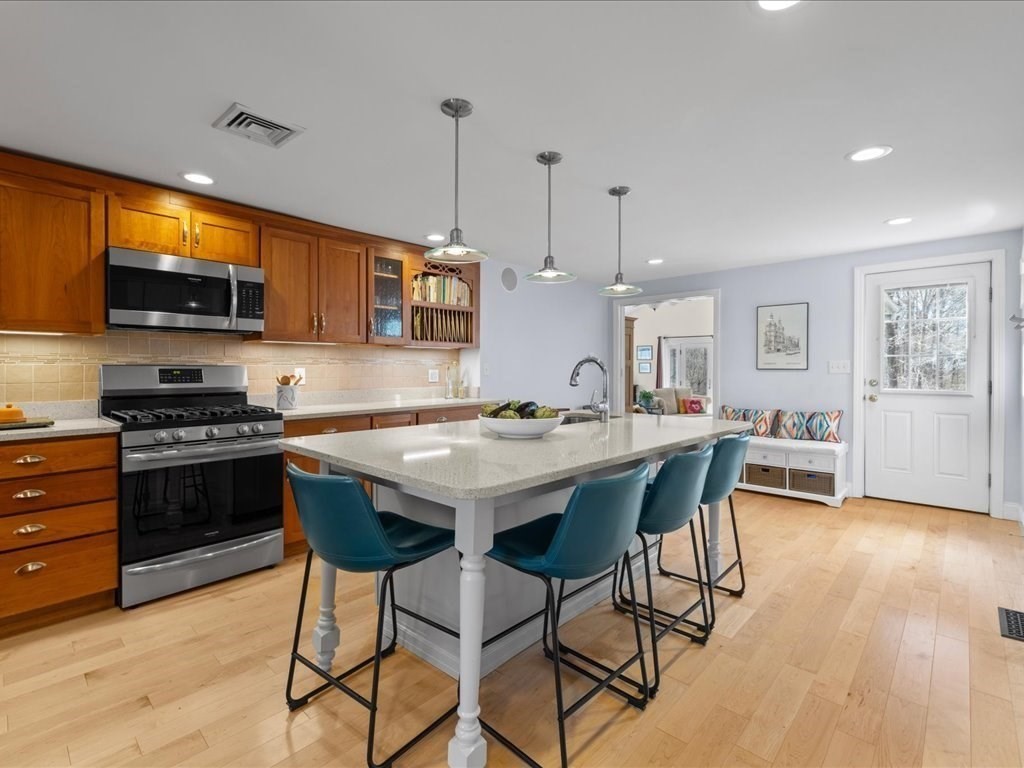 26 Wompatuck Rd