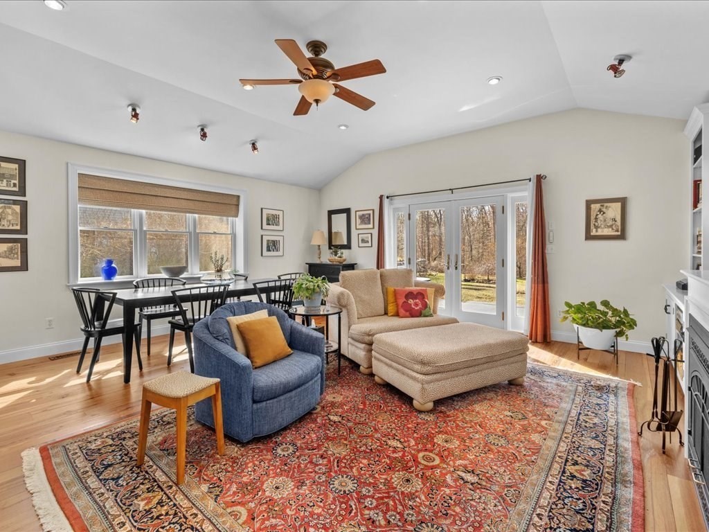26 Wompatuck Rd