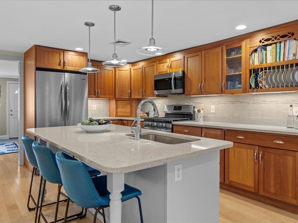 26 Wompatuck Rd
