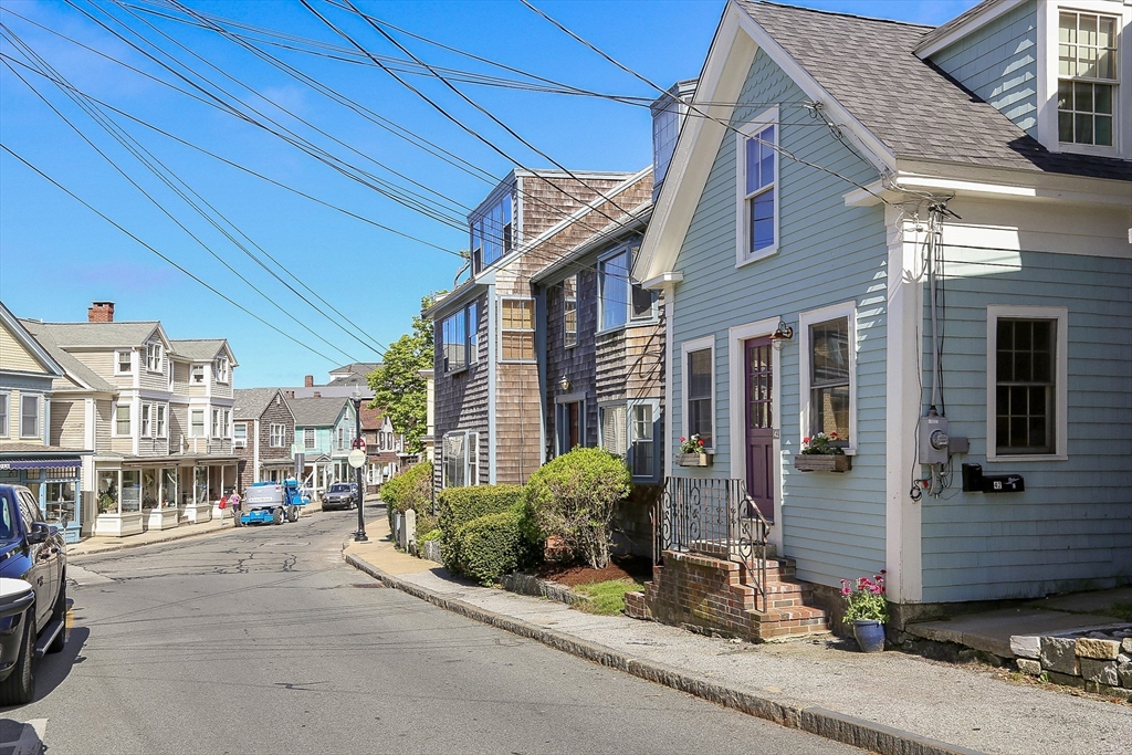 Click for 42 Main St #A, Rockport, MA slideshow