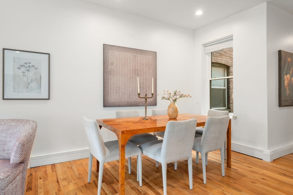 11 Albemarle Street C