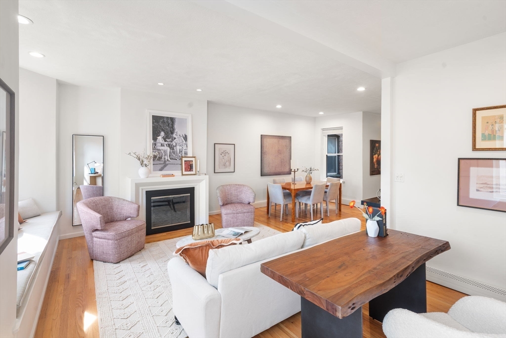 11 Albemarle Street C