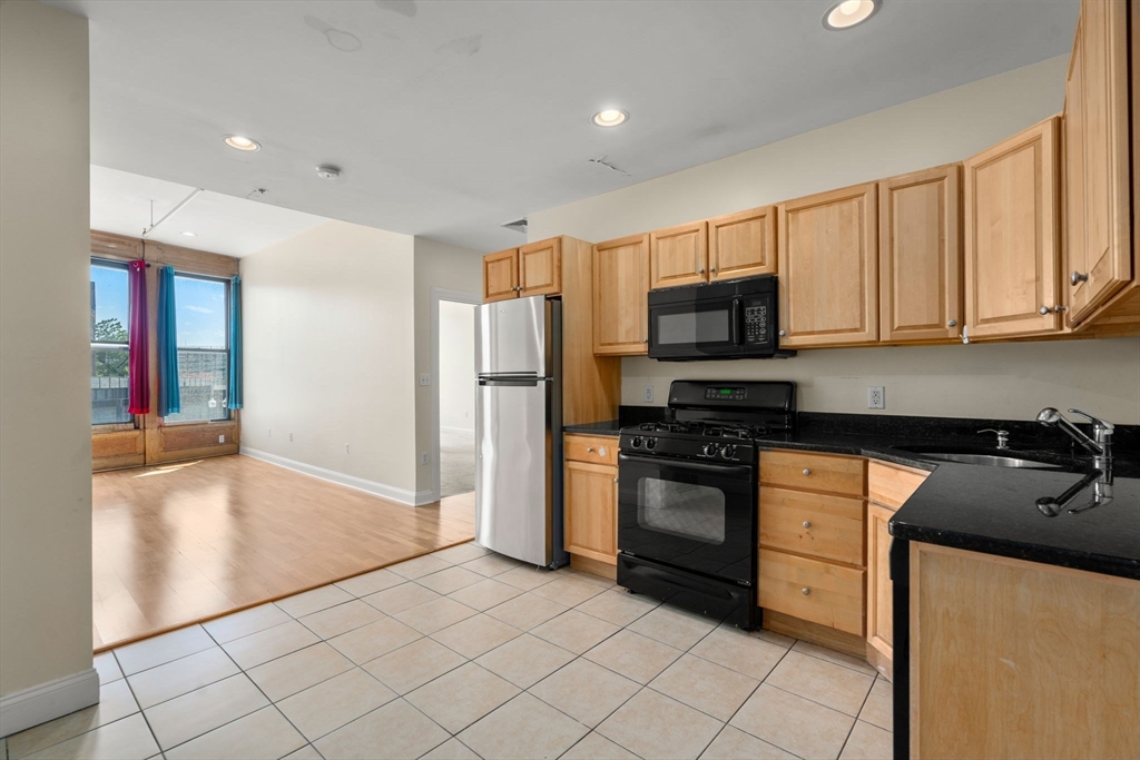 7 Central Sq 203