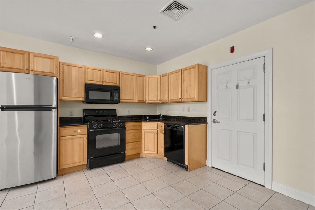 7 Central Sq 203