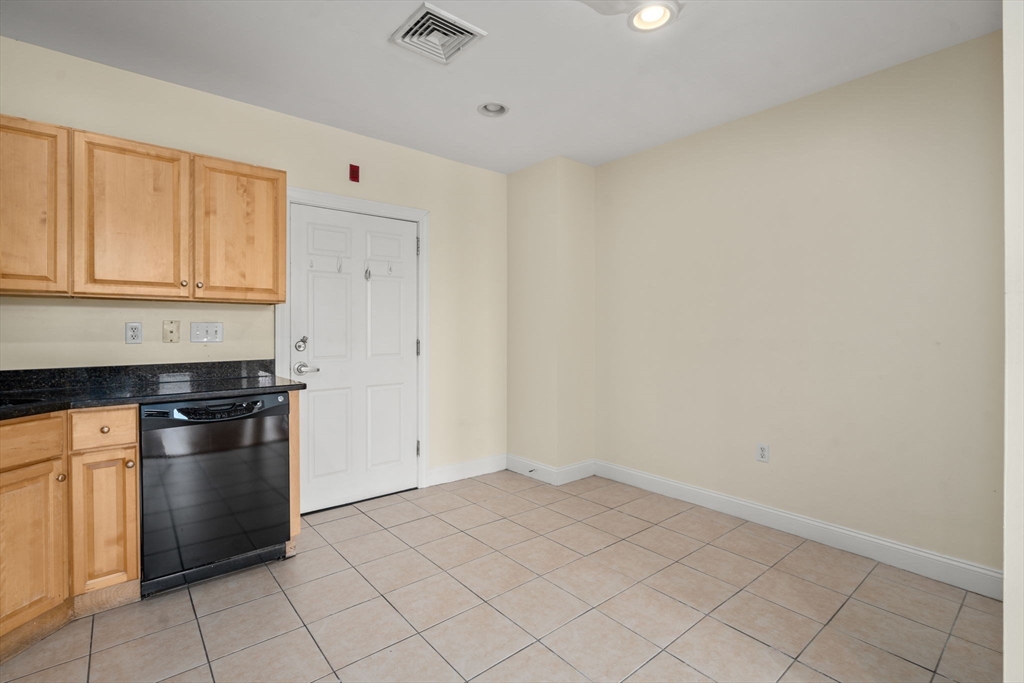 7 Central Sq 203