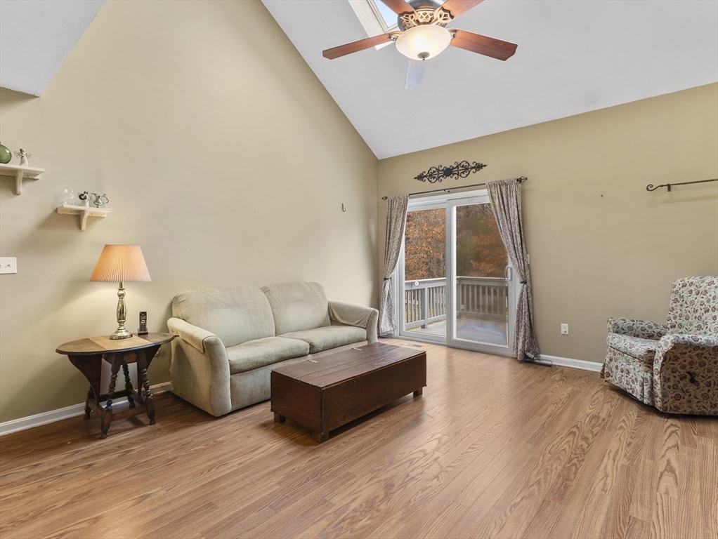 16 Sarah Reed Hunt Way 16