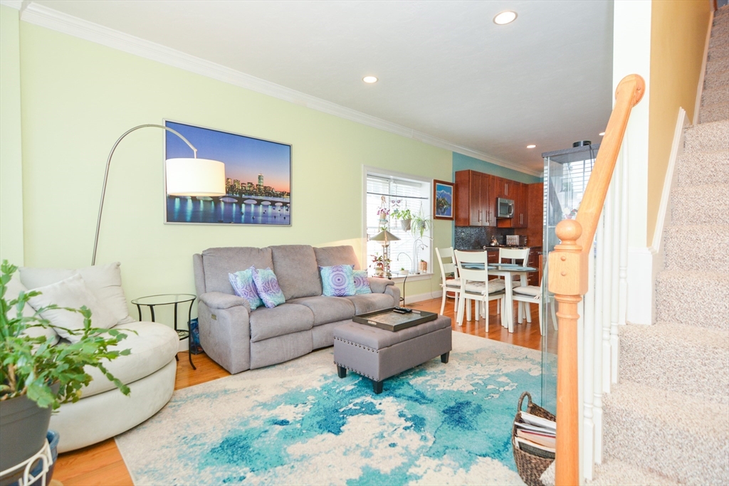 41 Oak St 2