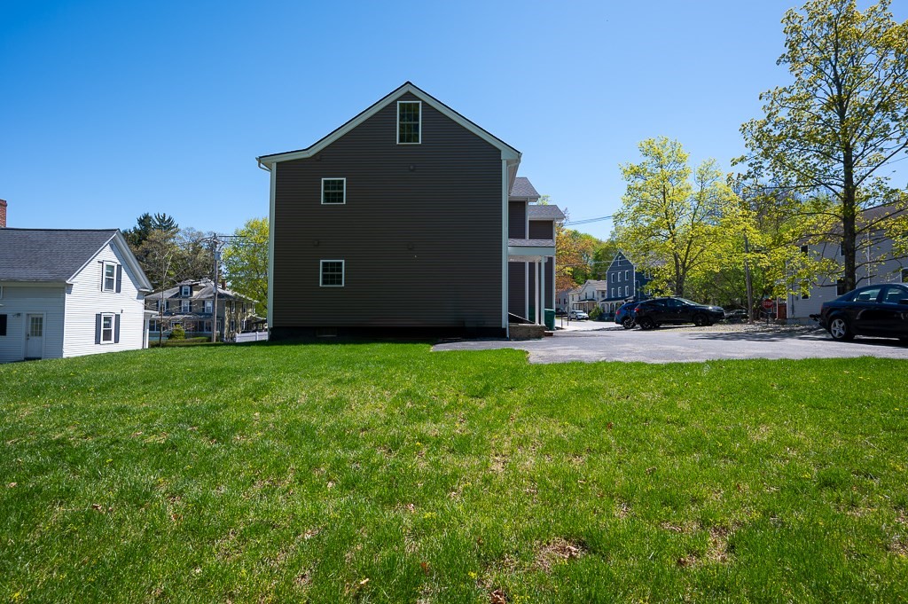 386 Main St