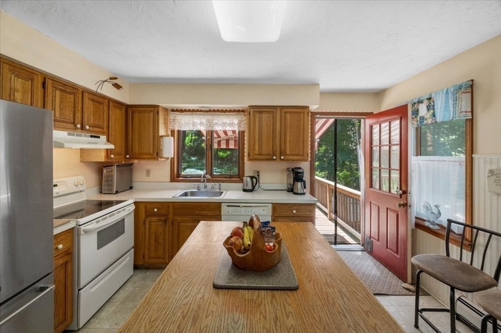6 Wire Village Rd, Spencer, MA, 6 Wire Village Rd, Spencer, MA Photo #13