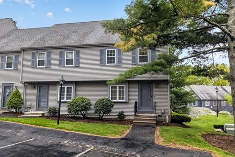 Photo of 4 Oak Ridge Dr #6, Maynard, MA 01754 (MLS # 73519678)