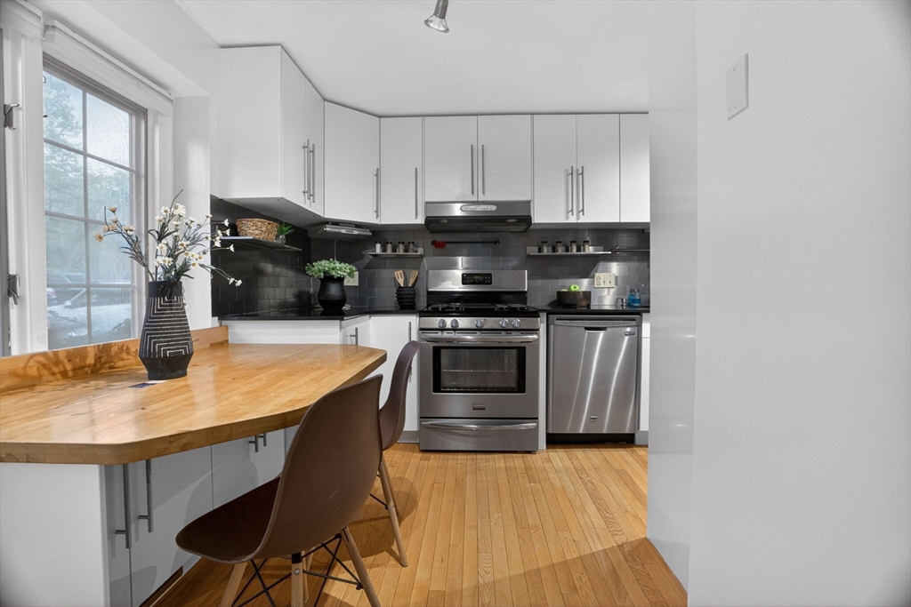 4 Oak Ridge Dr 6