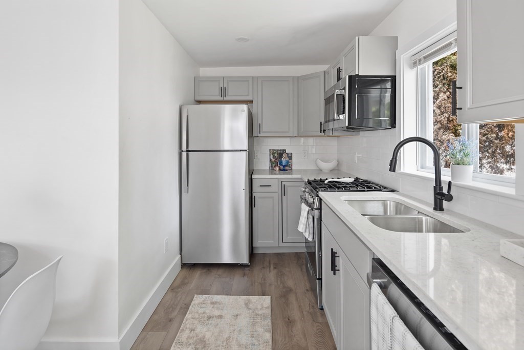 86 West St