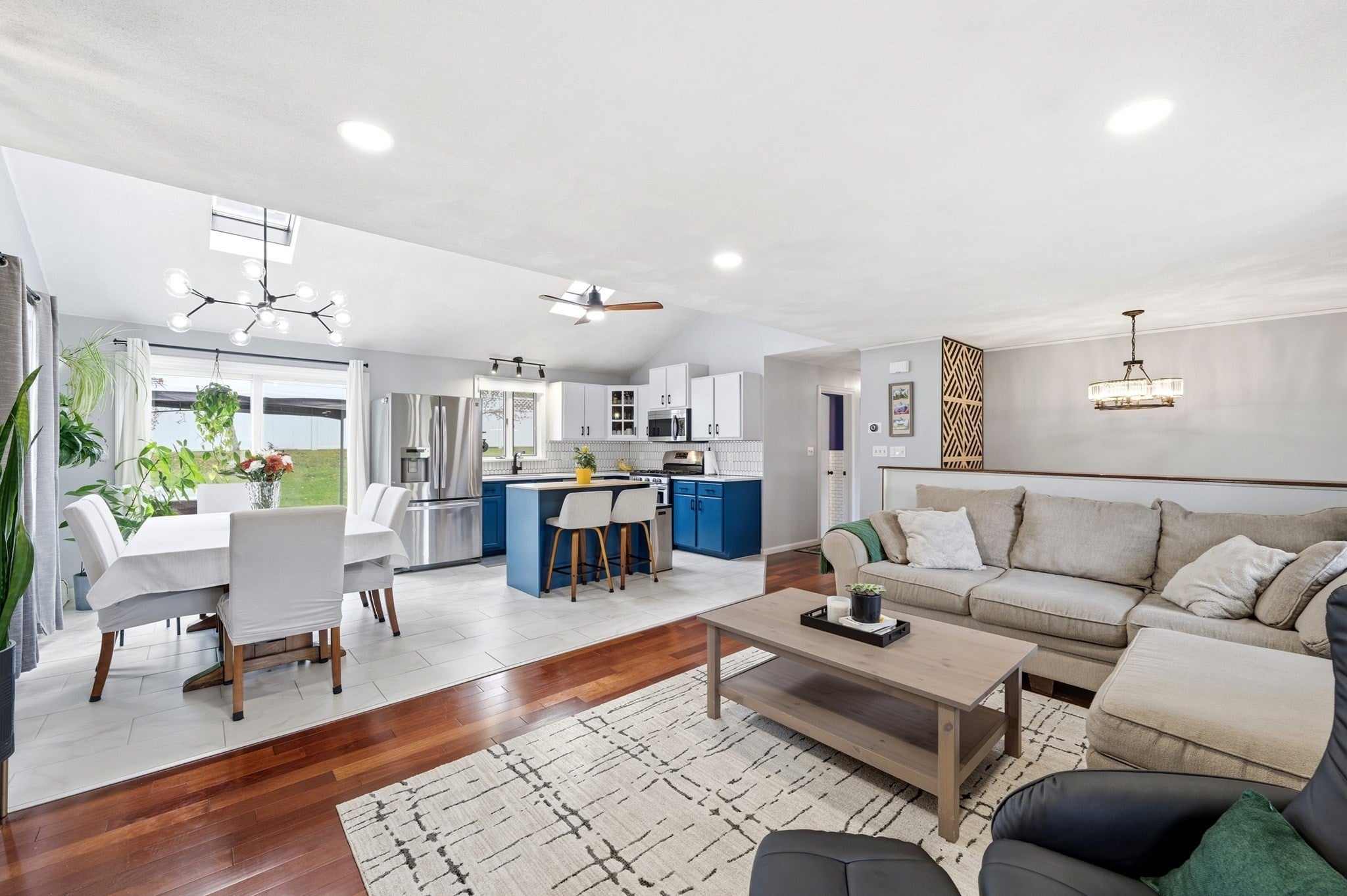 17 Dundee St