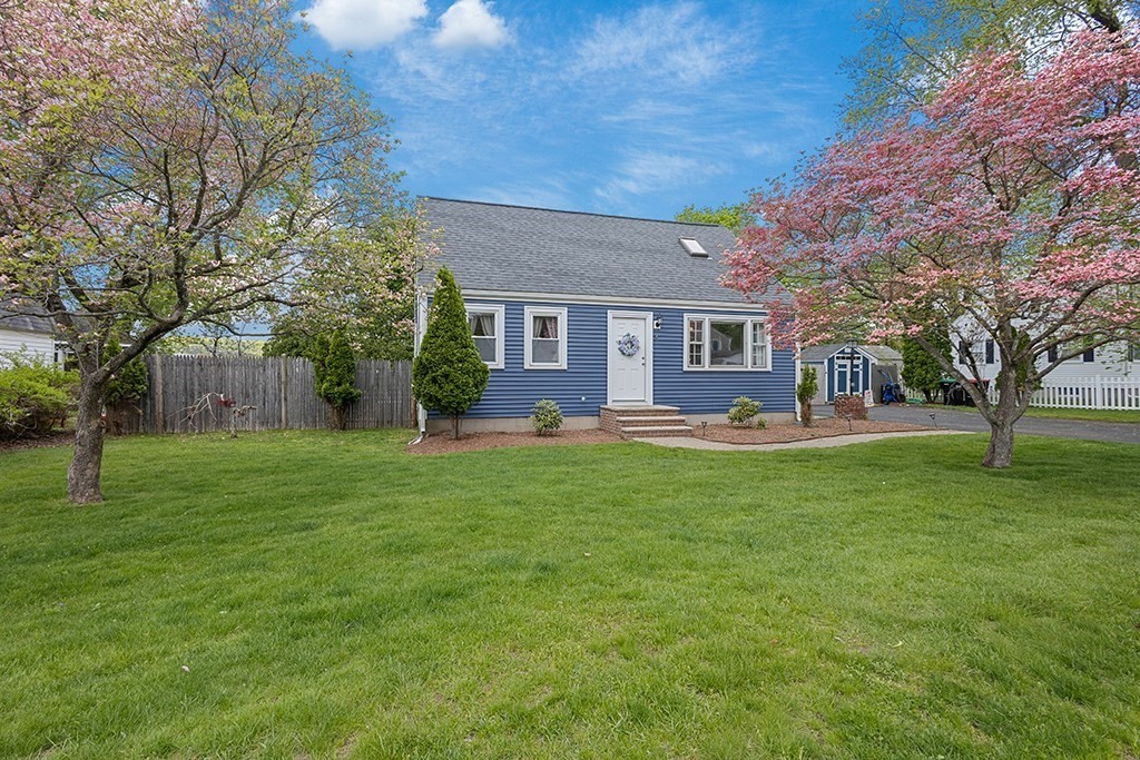 4 Lynn Ave, Plainville, MA Photo #3