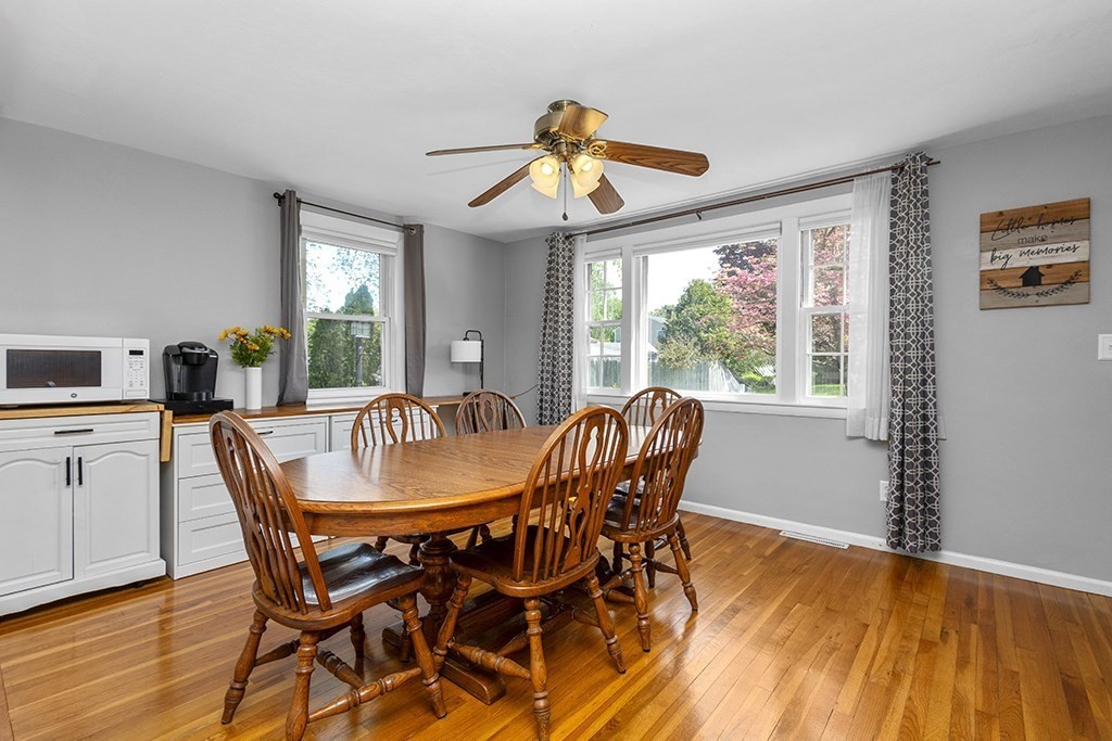 4 Lynn Ave, Plainville, MA Photo #12