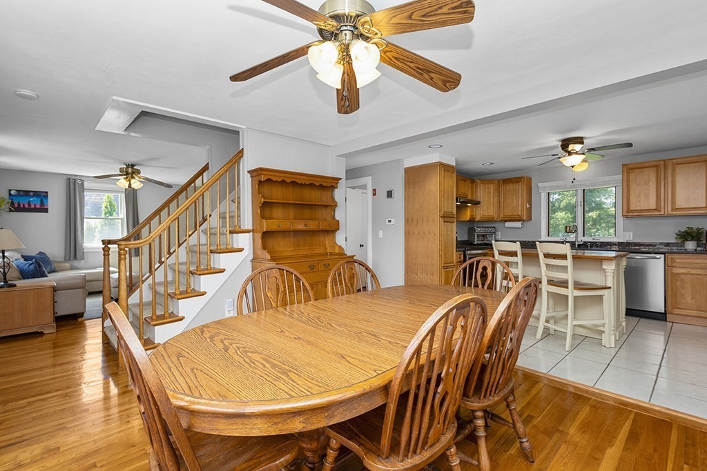 4 Lynn Ave, Plainville, MA Photo #8