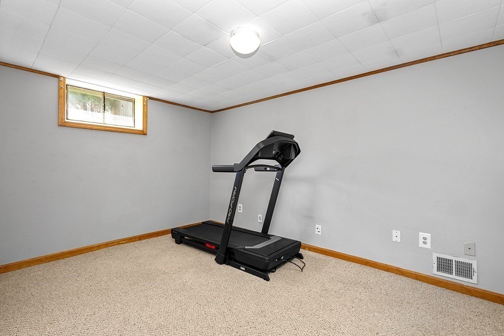 4 Lynn Ave, Plainville, MA Photo #29