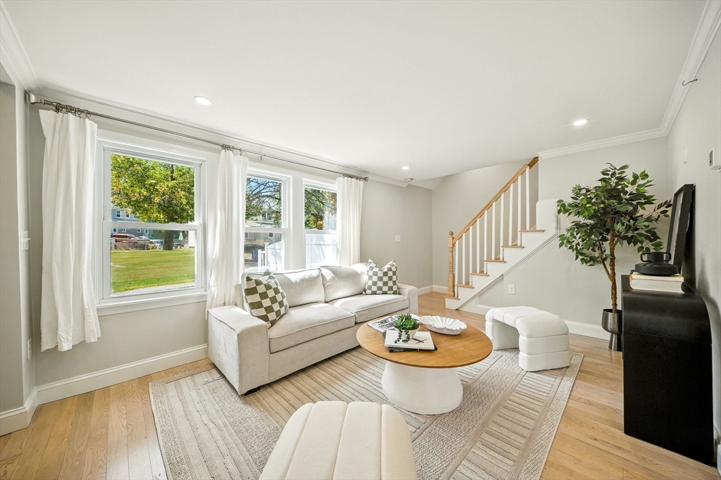 83 Sunnyside Ave