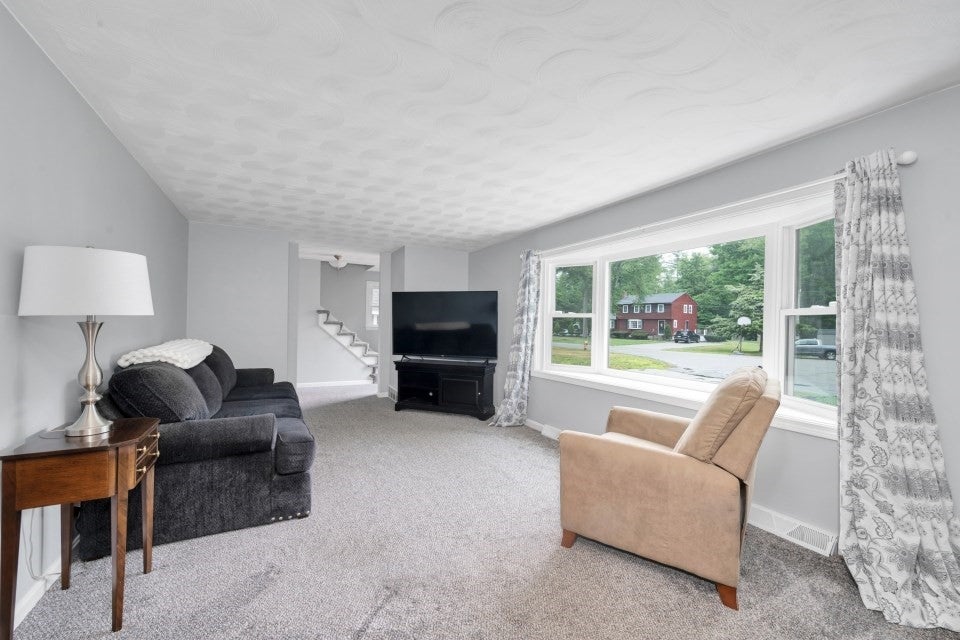 25 Foxtail Rd, Hanover, MA Photo #6
