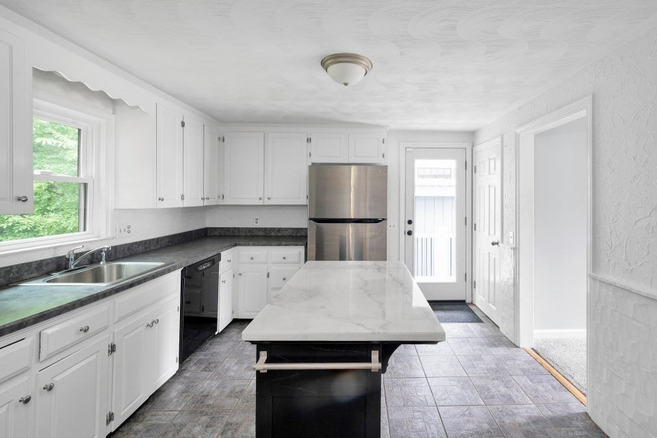 25 Foxtail Rd, Hanover, MA Photo #7