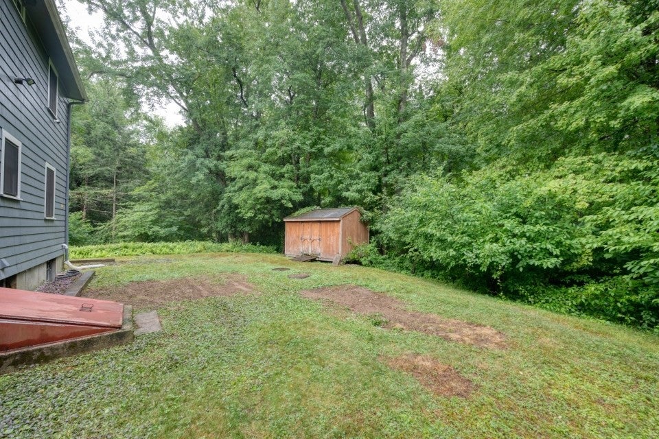 25 Foxtail Rd